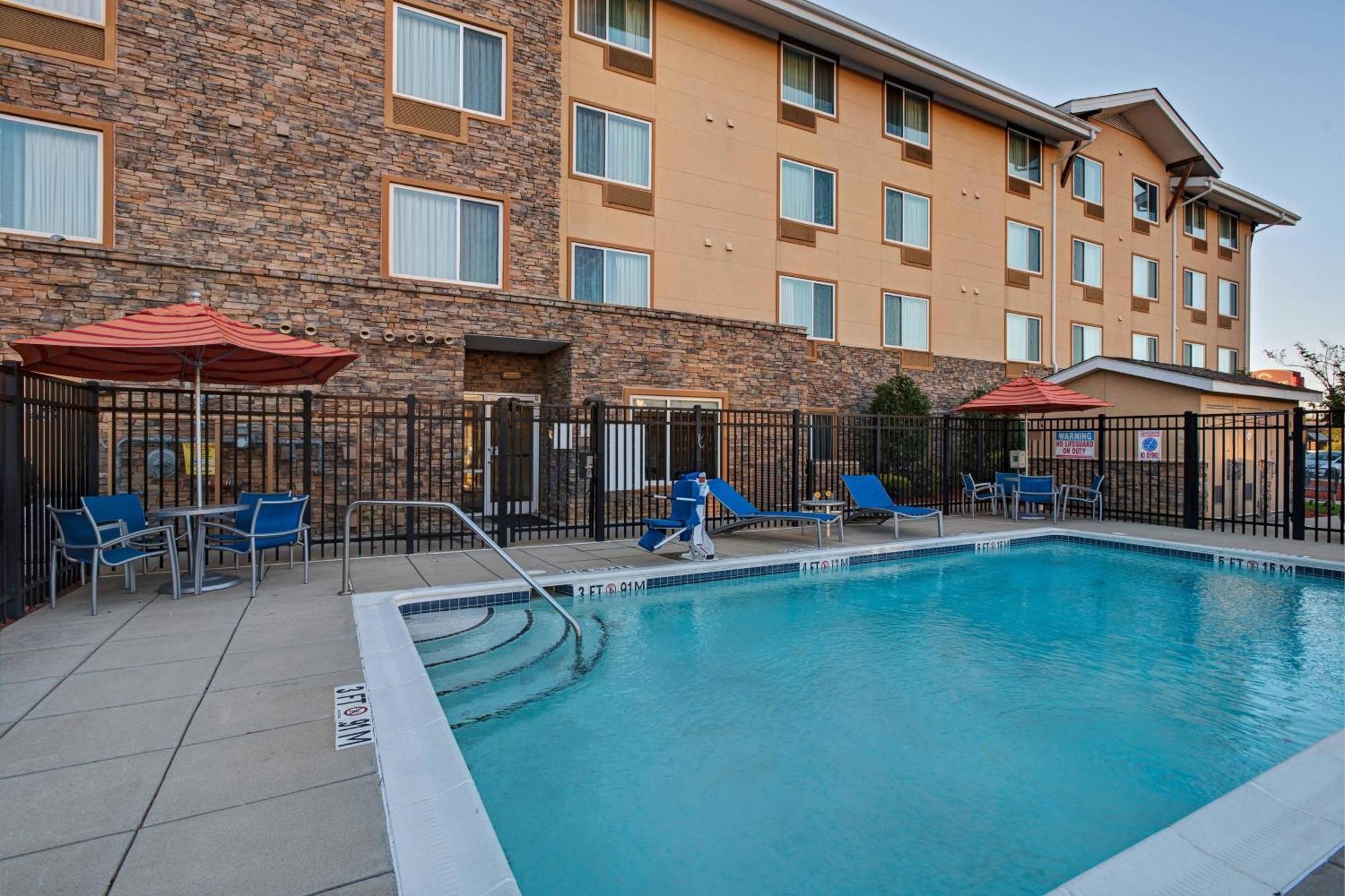 Towneplace Suites Fayetteville Cross Creek Exterior photo